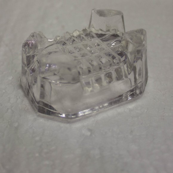 Vintage Set of 4 Salt Cellars One Damaged - Picture 3 of 4